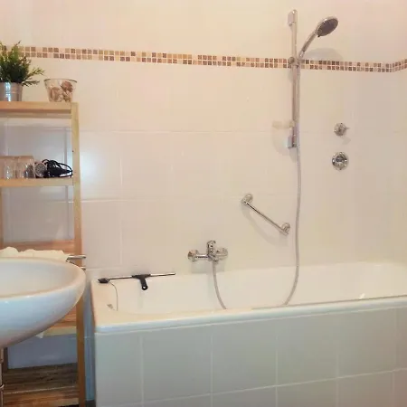 Tolle Ferienwohnung In Tiefenbach Mit Kleiner Terrasse